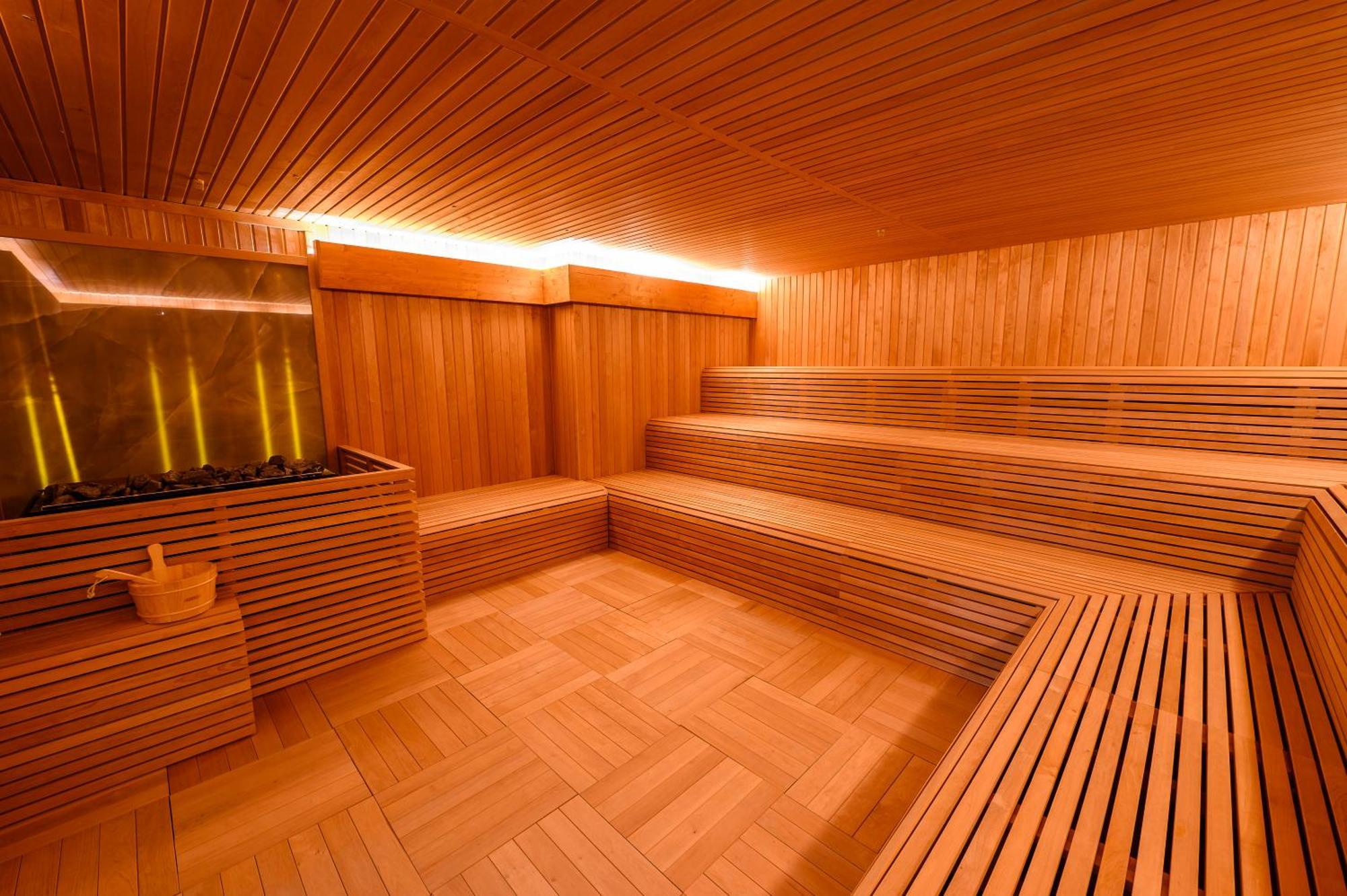 Grand Hotel Italia Клуж-Напока Экстерьер фото A Finnish sauna