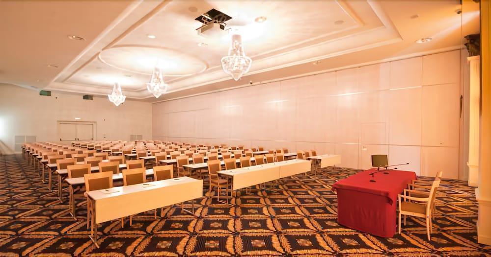 Grand Hotel Italia Клуж-Напока Экстерьер фото Meeting room